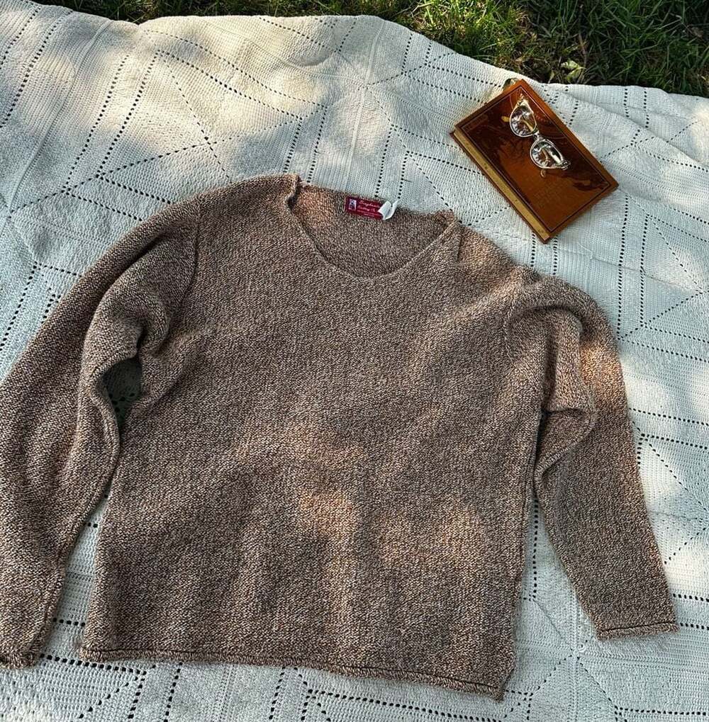 Binghamton Knitting Co. Vintage Marled Knit V-Neck Pullover Sweater
